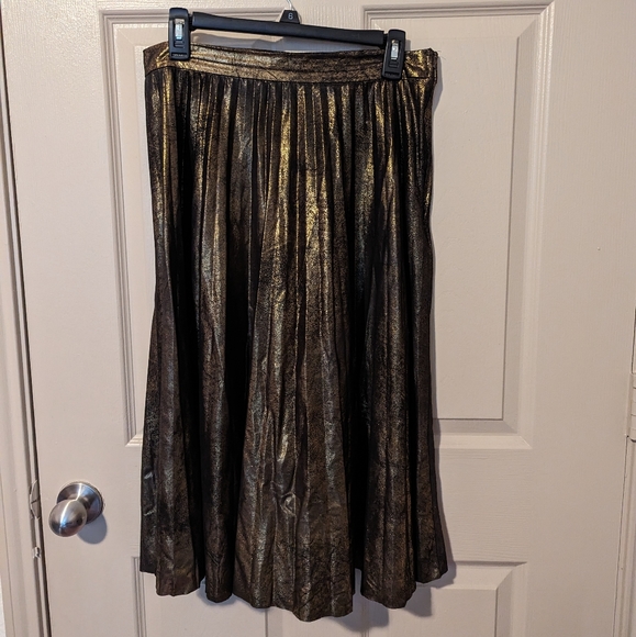 Platted Metallic Skirt - Picture 1 of 4